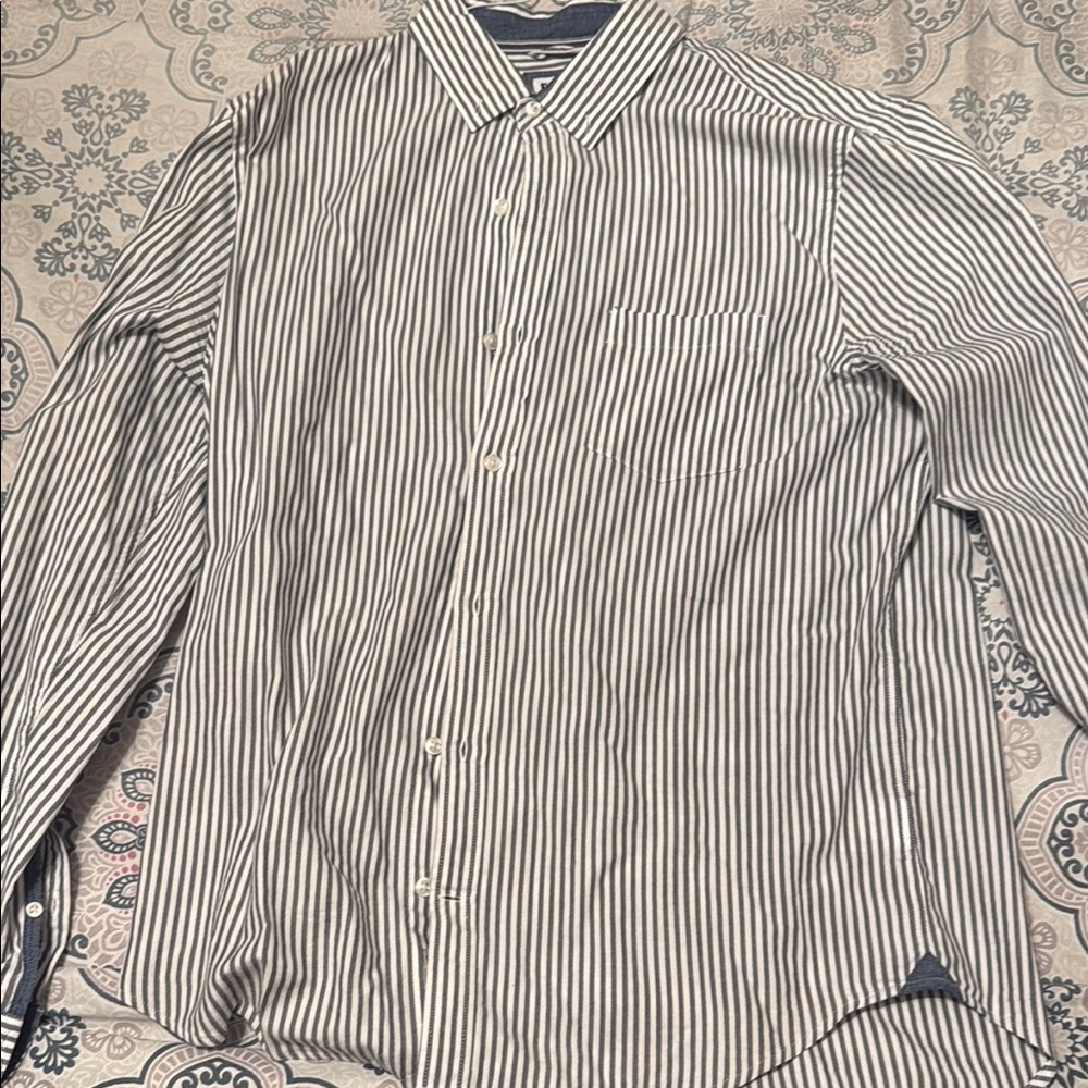 Express Casual Button Down Slim Shirt in Black and White